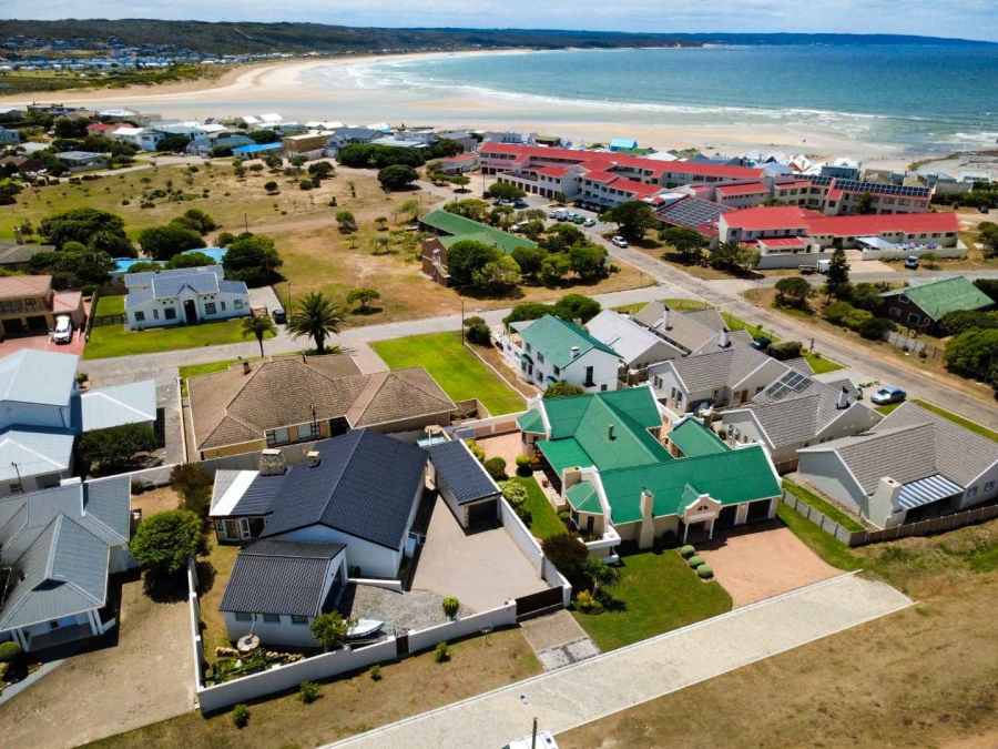 4 Bedroom Property for Sale in Stilbaai Wes Western Cape